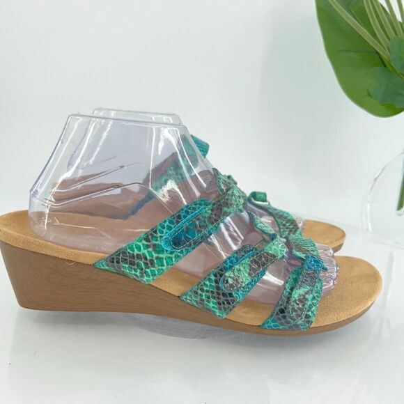 Vionic Women's Dwyn Sandal Size 10 Wedge Heel Slide Snake Patent Triple Strap - Picture 3 of 13